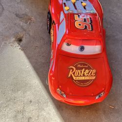 Mcqueen Car Has differents Moods Dancing Driving Talking And Morning works On Battery very good Condition 