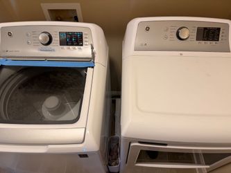 GE washer and dryer set 250$