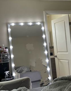 Vanity body mirror