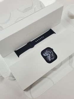 📱✨ Apple Watch Series 11 — 42mm (Brand New!)