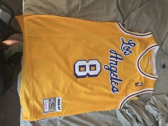 Kobe Bryant jersey size M