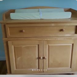 Baby changing table W Pad And Straps