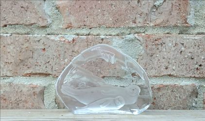 Nybro Crystal Mother/Cub Seals Paperweight