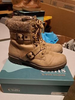 Womens Cliffs boots size 11