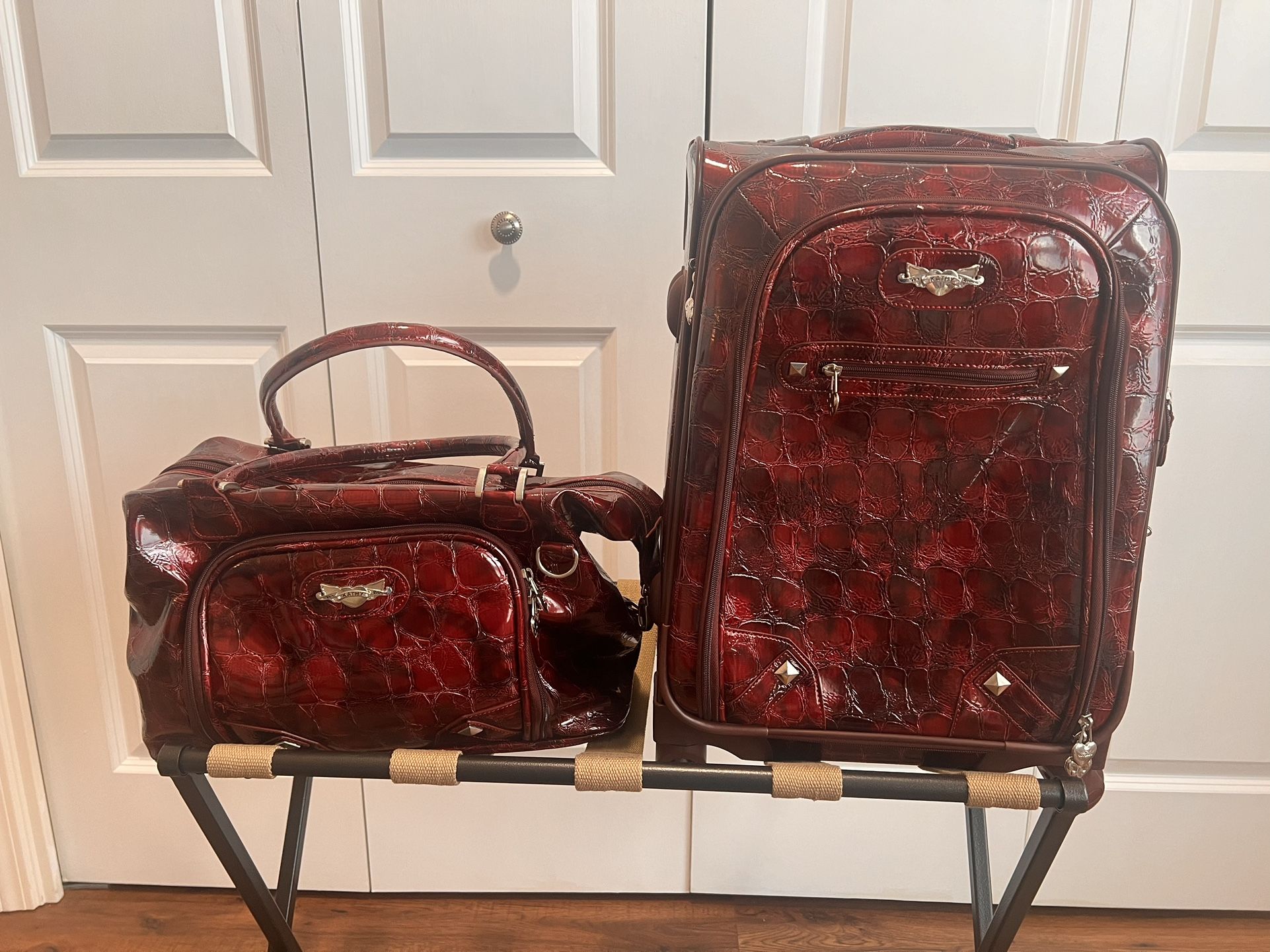 Luggage: Carry-On and Tote Luggage Set
