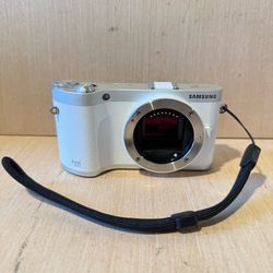 Samsung NX300 Mirrorless Digital Camera White Body Only Tested Working Read Info