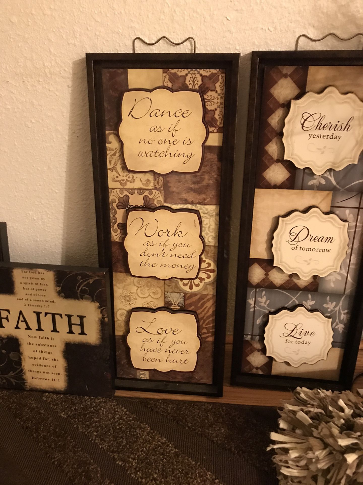 Decorative pictures and art