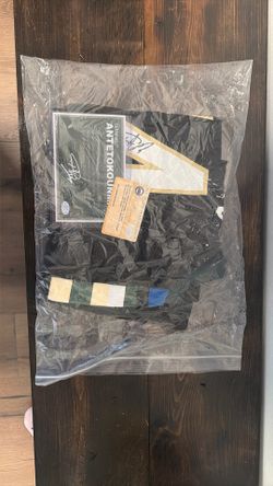 Giannis Antetokounmpo Autographed Jersey