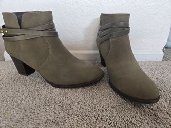 Short boots
