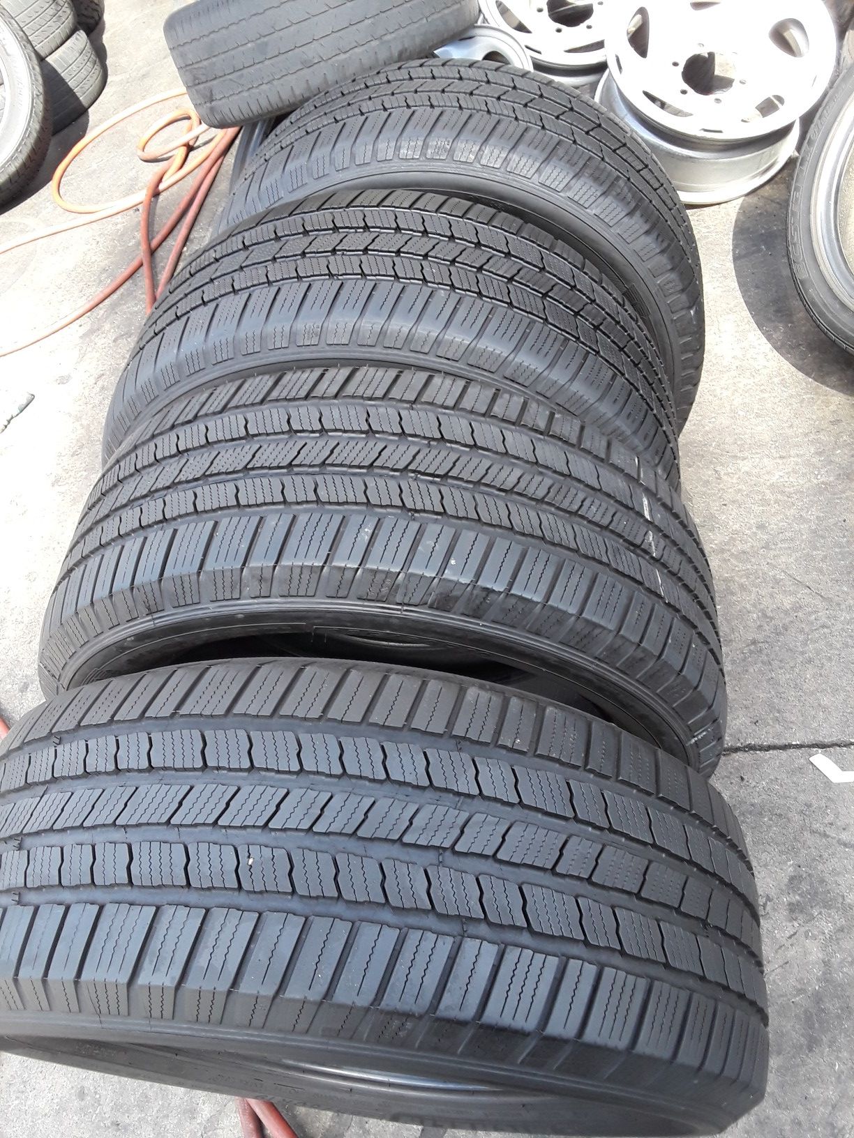 Michelin tires 255 50 19" with 80%