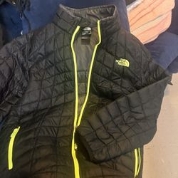 BOYS LIGHTWEIGHT SUPER WARM NORTHFACE 