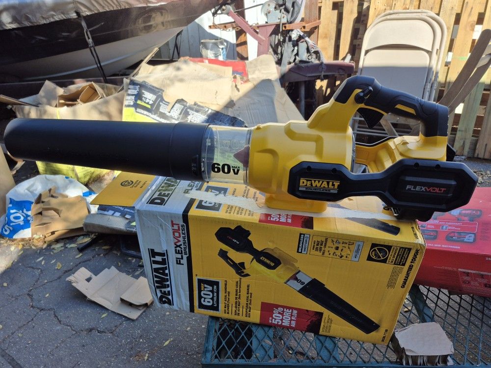 DEWALT FLEXVOLT 60V MAX 125 MPH 600 CFM Blower (Tool Only)
