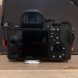 Sony A7 |I - Full Frame Mirrorless Camera with Tamron 28-75mm t/ 2.8
