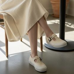 NEW  Vans Sneakers  Mary Jane’s Adjustable Buckle Women’s Size 5 1/2 Ivory / White NWOB