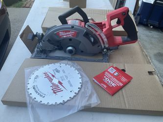 Milwaukee FUEL 7 1/4”. Rear Handle Circular Saw. Brand New