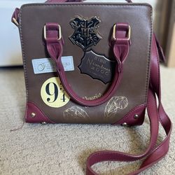 Harry Potter BioWorld Hogwarts Trunk Crossbody Bag Platform 9 3/4 Potion Design
