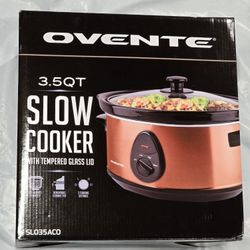 OVENTE Electric Slow Cooker with 3 Cooking Settings, Dishwasher-Safe Stoneware, Tempered Glass Lid and 3.7 Quart Oval Ceramic Pot Perfect for Entrees