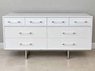 Modern White 8-Drawer Dresser