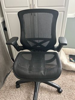 Mesh back/seat office chair