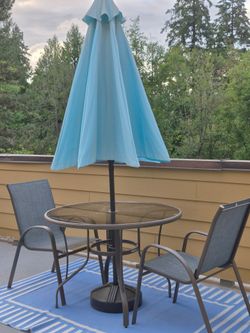 Complete Outdoor Patio Set with Umbrella and Rug