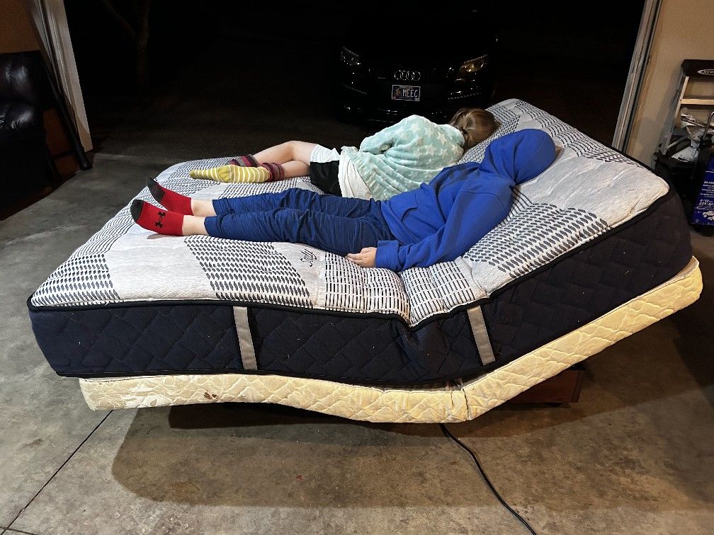 Queen Adjustable Bed