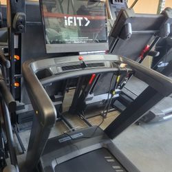 FULLERTON- 2025 Model Nordictrack Commercial 2450 - 24" ifit touchscreen  - 12% incline 12mph max speed  - 1600$ 