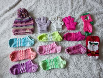 Girl's Socks & Mittens Size Small 