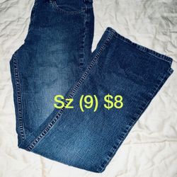 Nice women jeans size (9) very good condition only $8