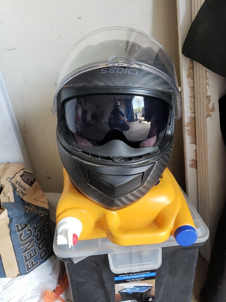 Motorcycle helmet