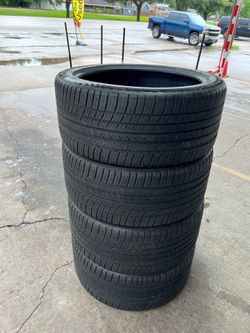 285/40/22” MICHELIN, Like New