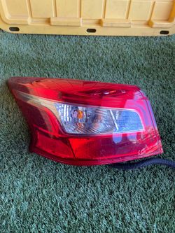 2016 Nissan Sentra Driver/Left Side Tail Light