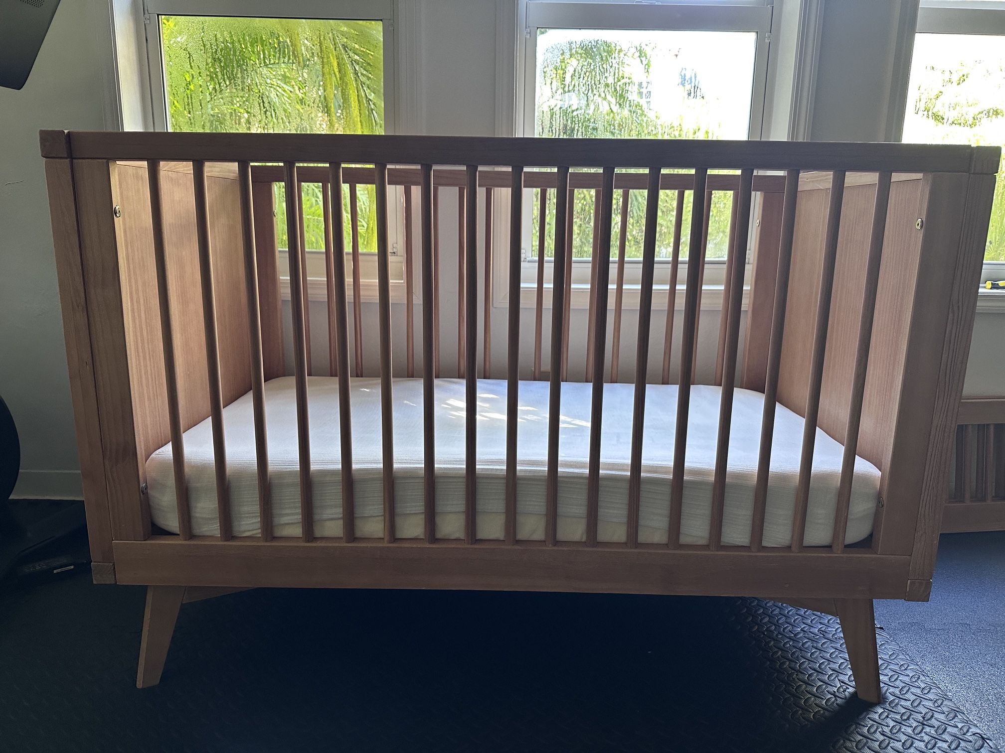 Baby Crib + Waterproof mattress
