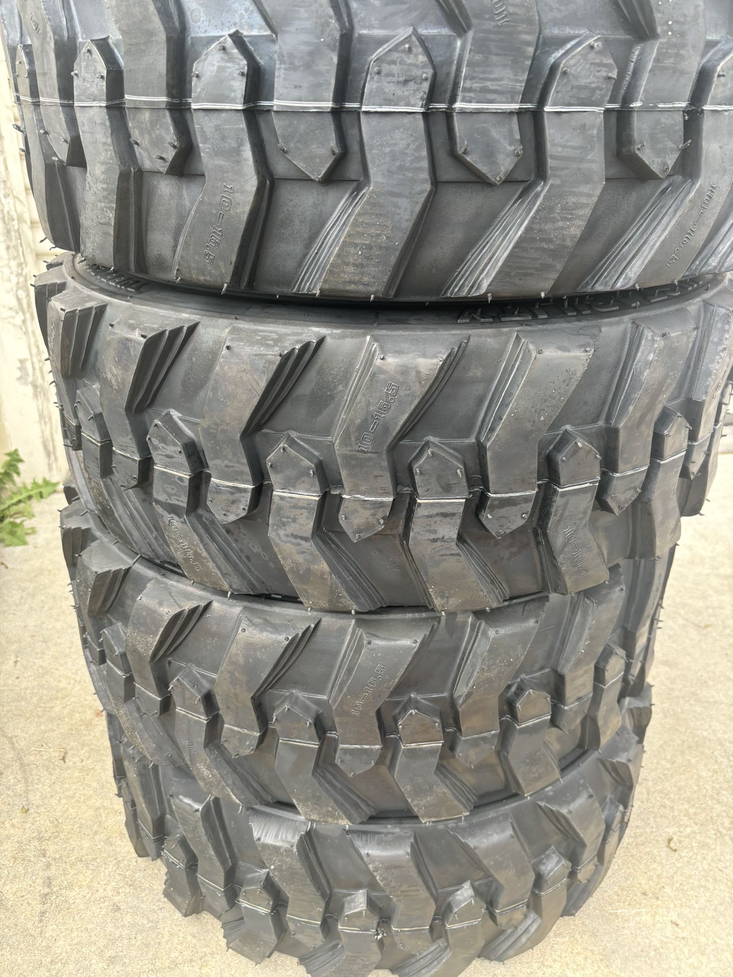 Set Of 4 Bobcat Tire Duromax 10-16.5 $500 