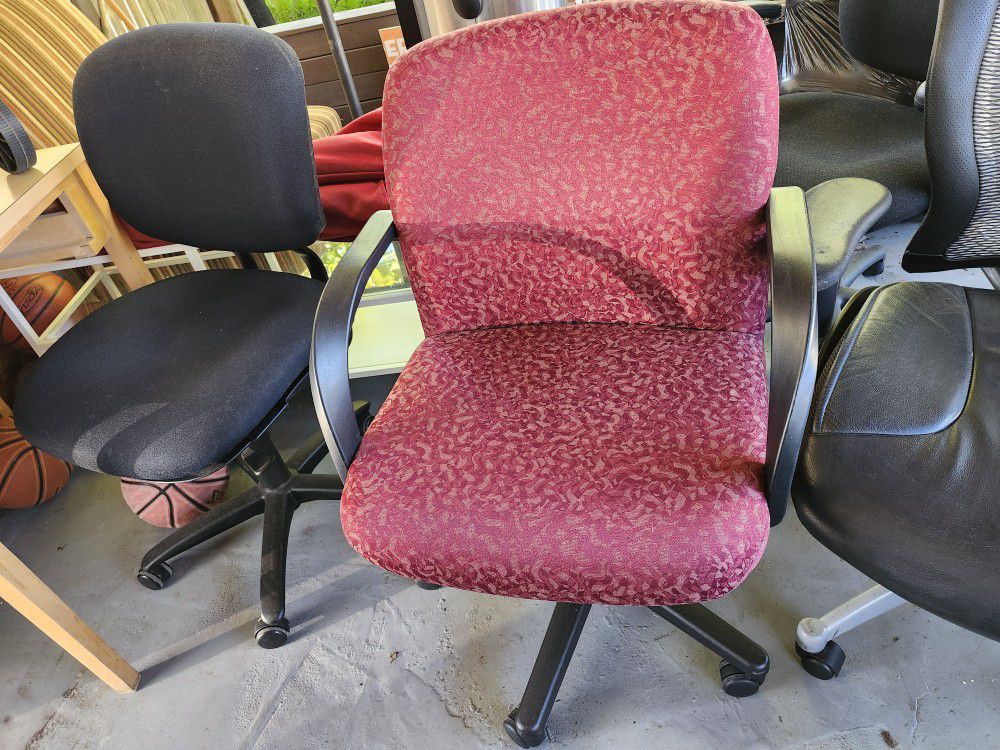 Delivery Avail $55 Each Already Assembled Desk Chairs Office Chairs Task Rolling Chair