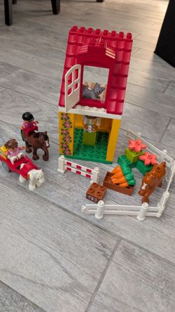Lego DUPLO Horse Stables