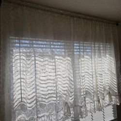 $25.00 - Vtg Victorian/Shabby Chic White Lace Window Curtain Panels! Enchanting Rose Flowers & Swag Options Sizes!  Great Condition/Ruffles Too!