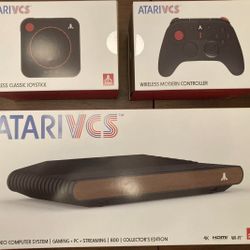Atari VCS 800 Collector's Edition Numbered Console, Indiegogo with 2 controllers OBO