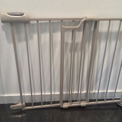 Evenflo Metal Baby Gate Wall Mounted