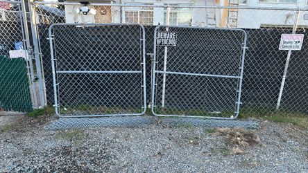 Double Chain Link Drive Gate