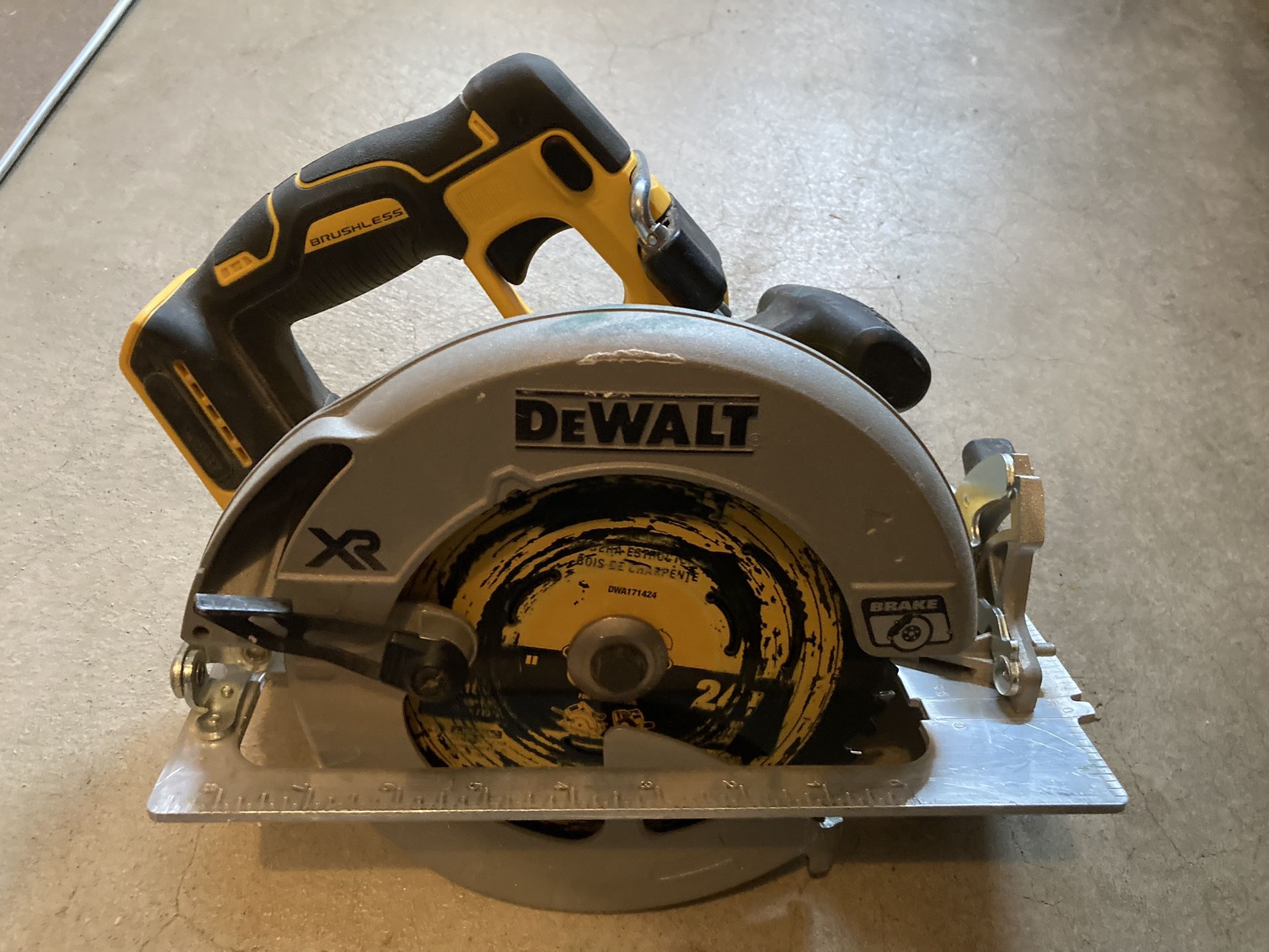Dewalt 20V Max XR Circular Saw 7-1/4” Cordless Portable Tool