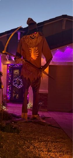 Giant Halloween Scarecrow Yard Decoration