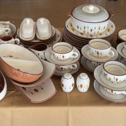 Stangl Pottery Stoneware Dish Set(Amber Glo)