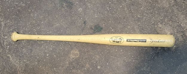 Louisville Slugger Yankees Wood Baseball Bat