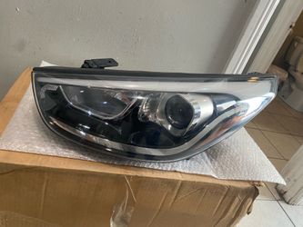 2014-2015 Hyundai Tucson left headlight