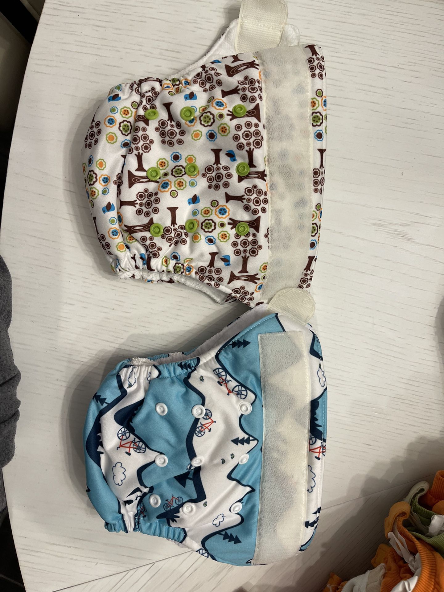 *Barely* used All-in-One cloth diapers & Flip Diaper