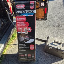 GENIE MACHFORCE SMART GARAGE DOOR OPENER - NEW IN BOX - WIFI CONNECT