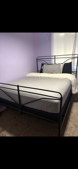 Queen size bed