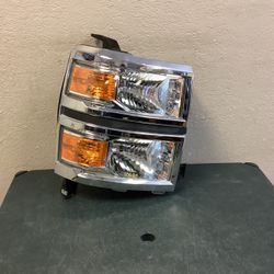 2014 2015 CHEVROLET SILVERADO 1500 RIGHT SIDE HEADLIGHT 