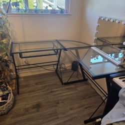 L-shaped Glass Desk