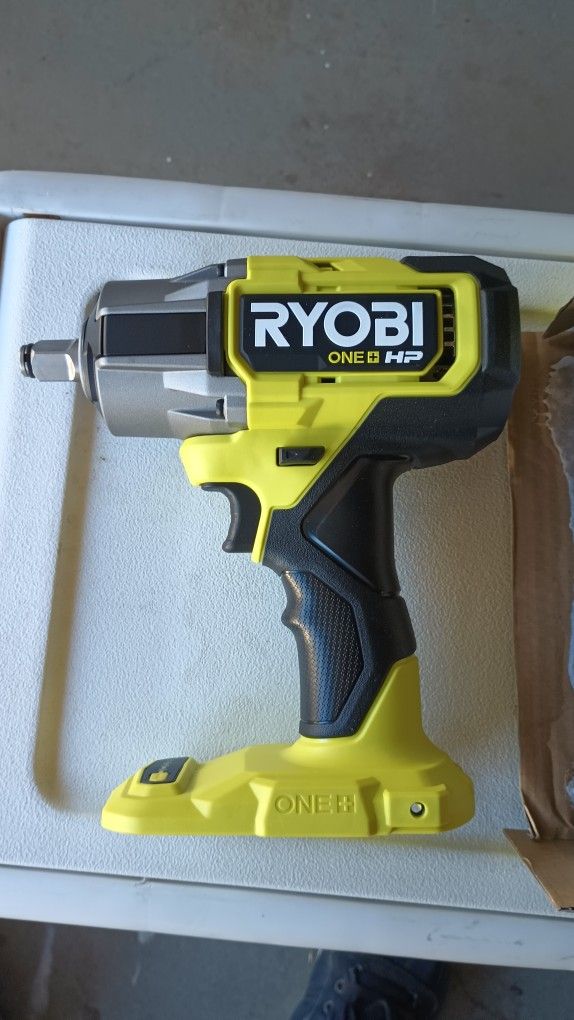 Ryobi Mid Torque 600 Ft Lbs. Breaking Torque $100